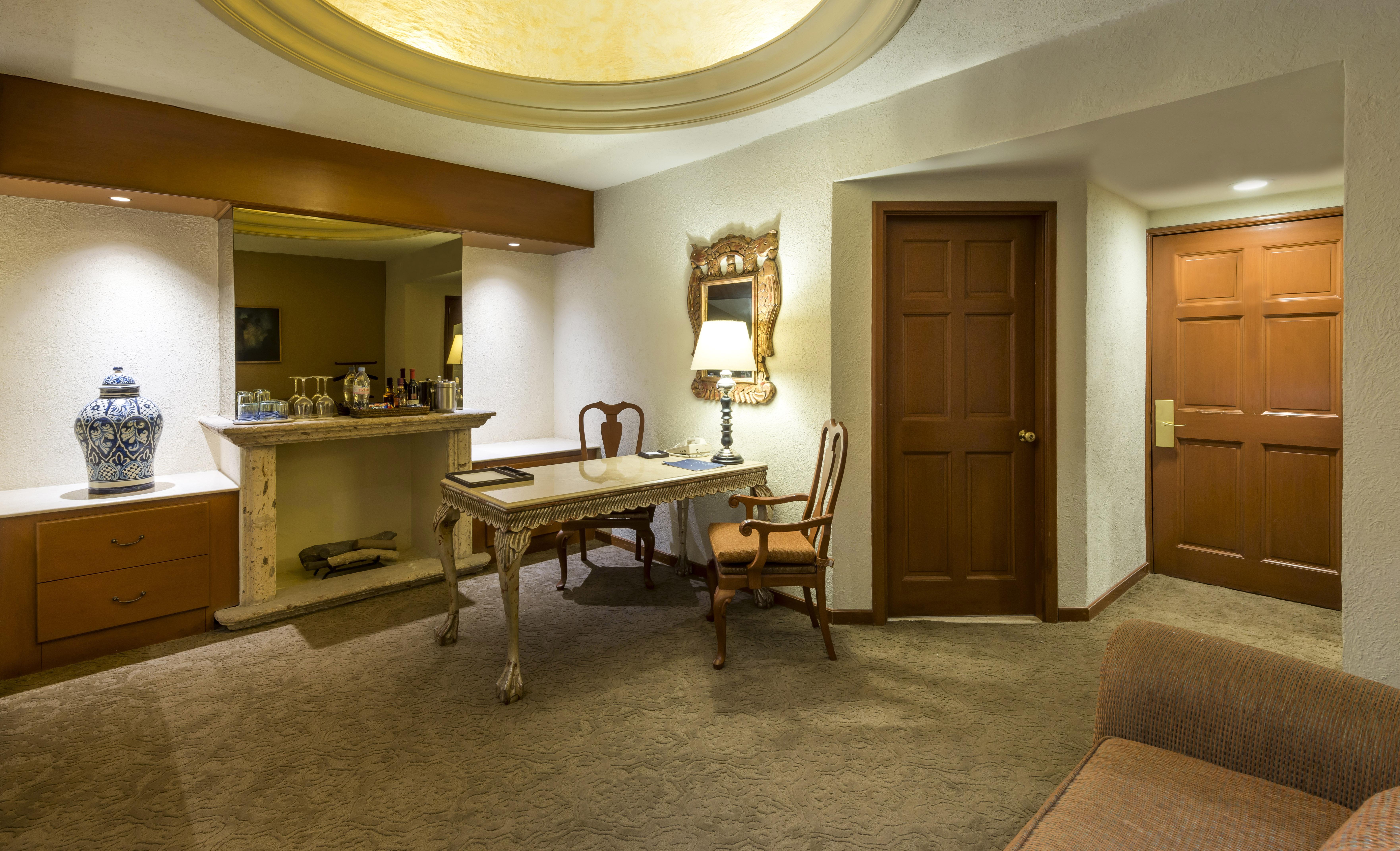 Hotel Quinta Real Guadalajara Extérieur photo