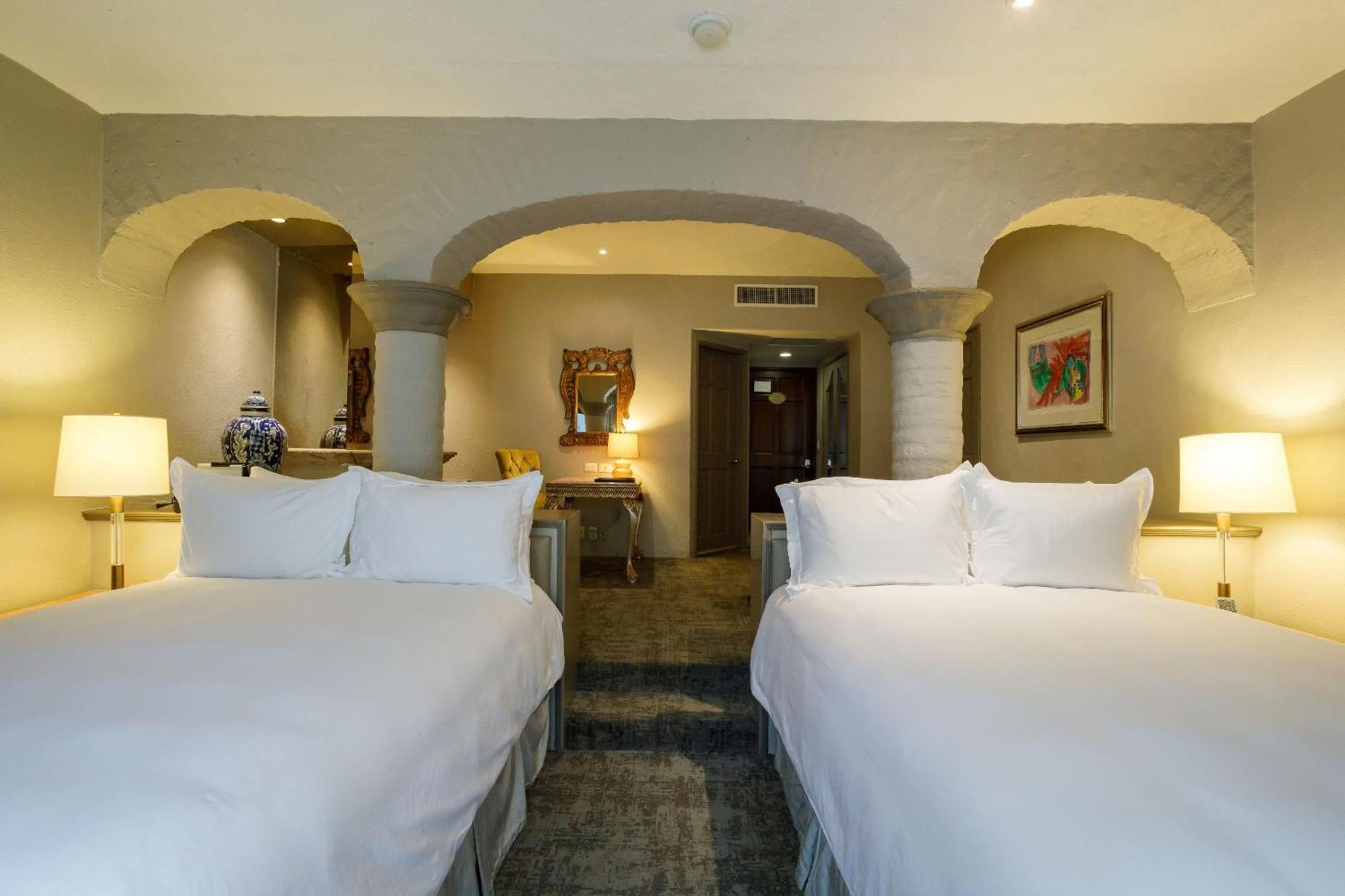 Hotel Quinta Real Guadalajara Extérieur photo